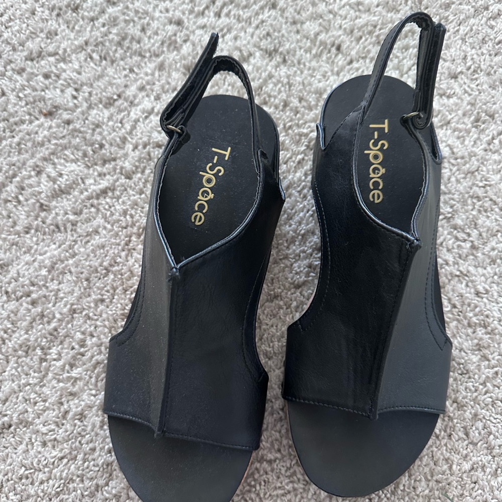 Black Women's Sandals